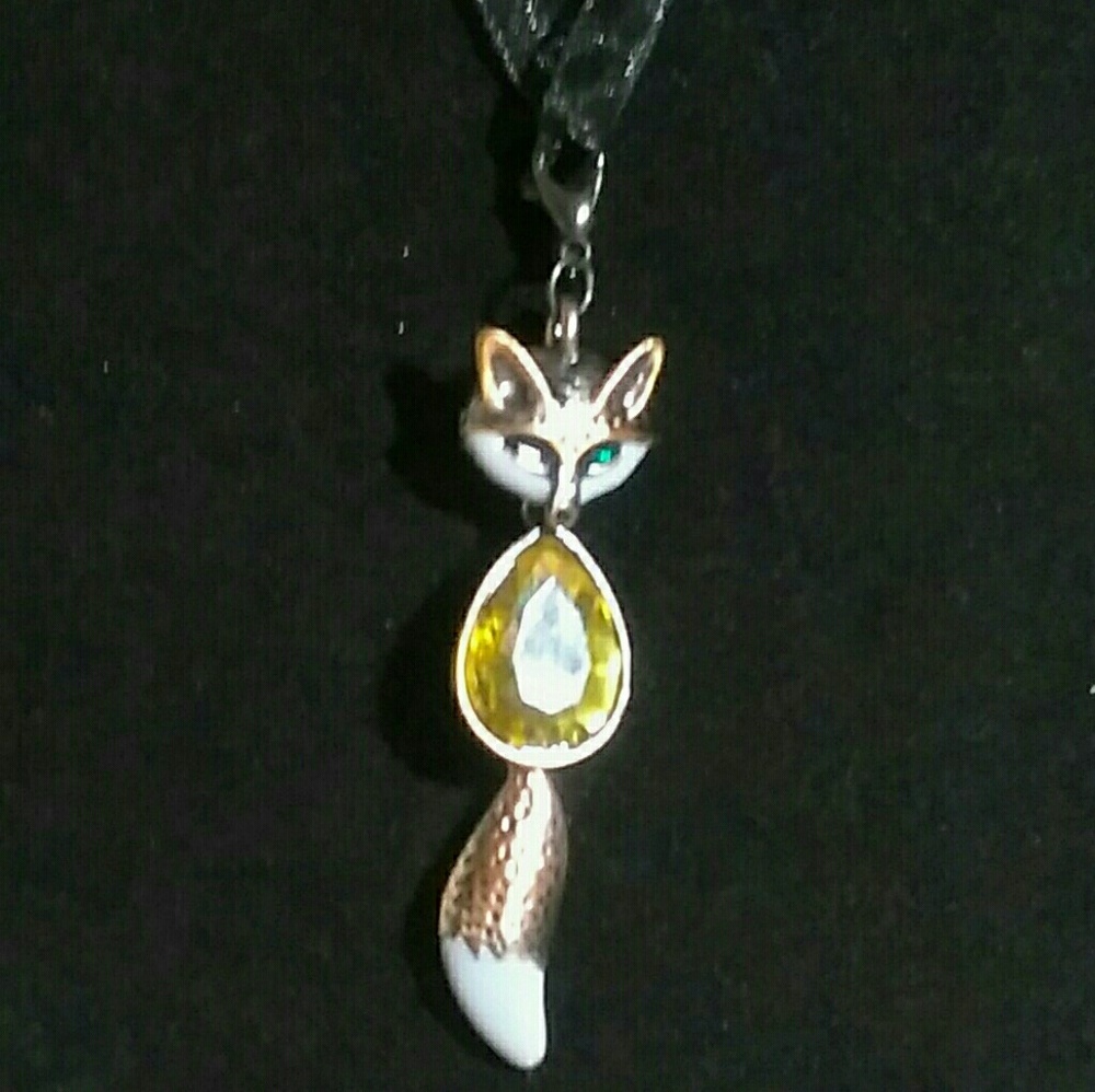 SOLD!!! The cute little Fox pendant necklace